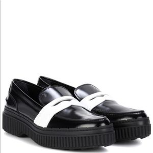 Tod's Women's Patent Leather Platforms Penny Loafers